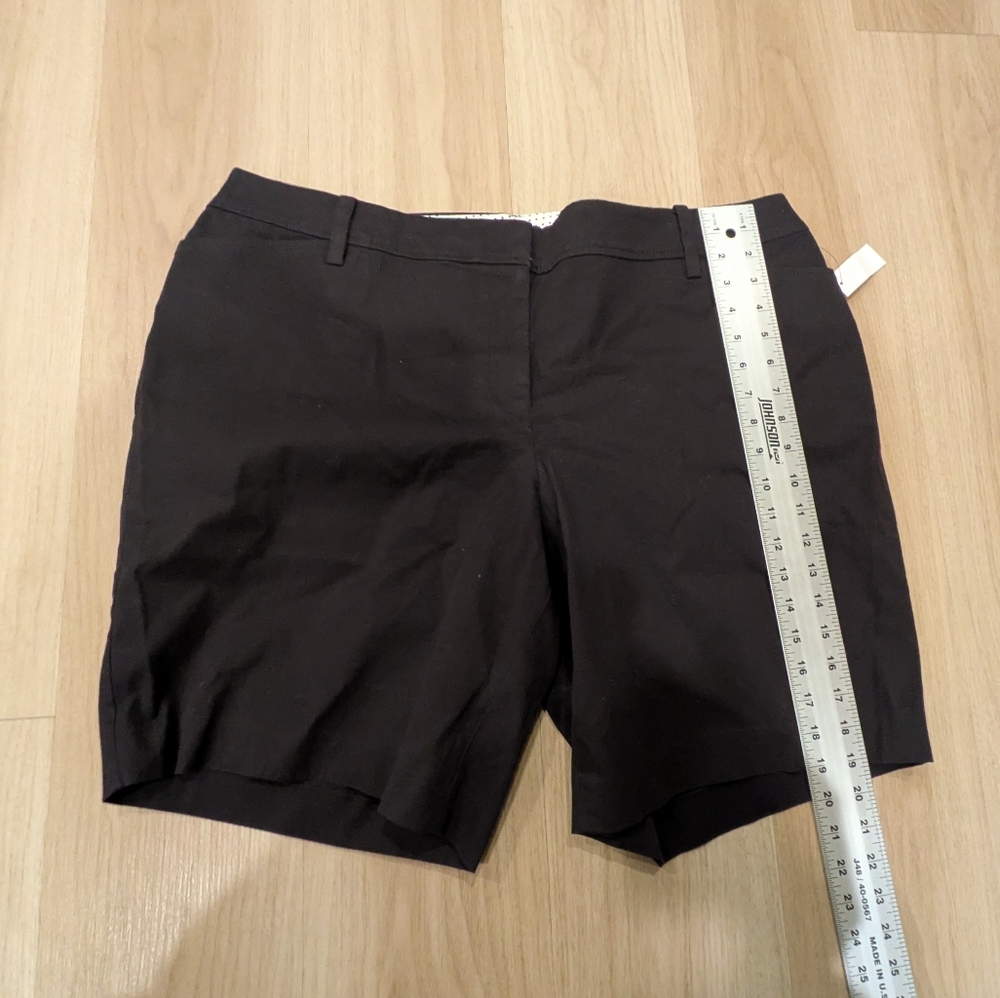 Talbots NWT Black Perfect Shorts 9" 18W - Picture 2 of 9